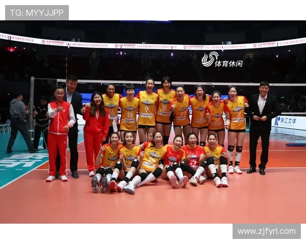 重庆排球队的节奏揭秘:排球巨献背后的故事与激情 重庆排球队的节奏揭秘:排球巨献背后的故事与激情