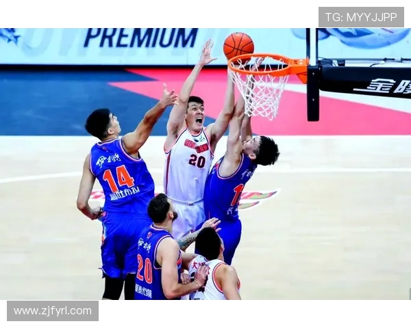 CBA广东队与新疆队激烈对决谁能在这场比赛中胜出 CBA广东队与新疆队激烈对决谁能在这场比赛中胜出