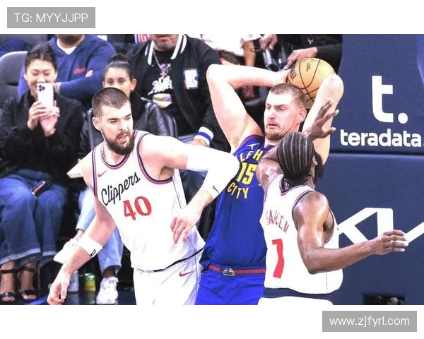 快船与掘金激战正酣NBA直播原声带你感受现场氛围 快船与掘金激战正酣NBA直播原声带你感受现场氛围