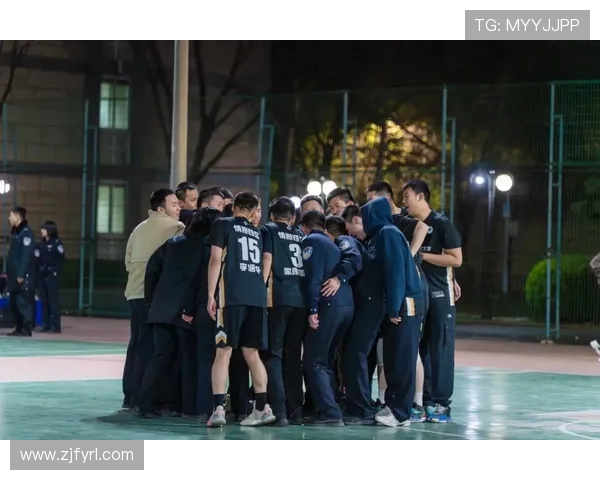 广州篮球队意识争议引发热议球迷对战术与团队配合的不同看法